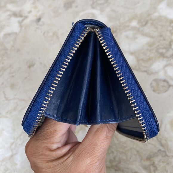 NEW Embossed Leather Long Zippered Wallet - Picture 9 of 14